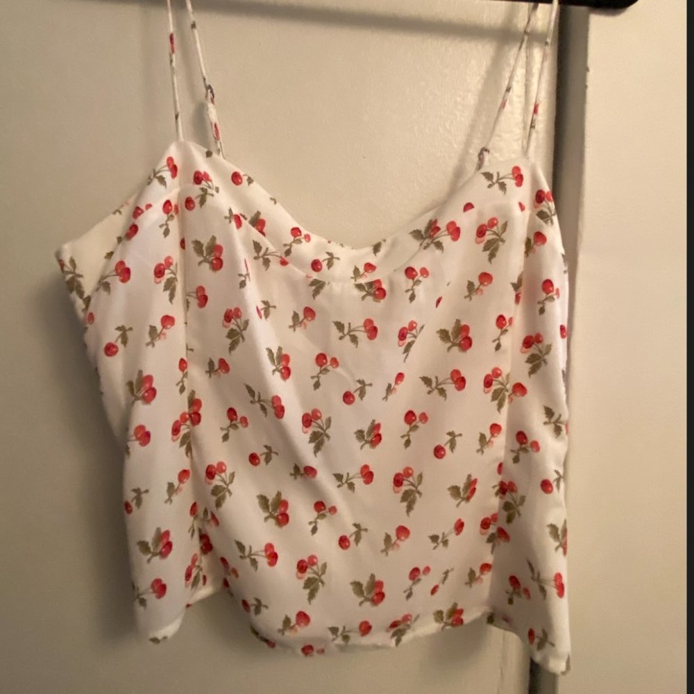 Abercrombie Cherry Top, Size L